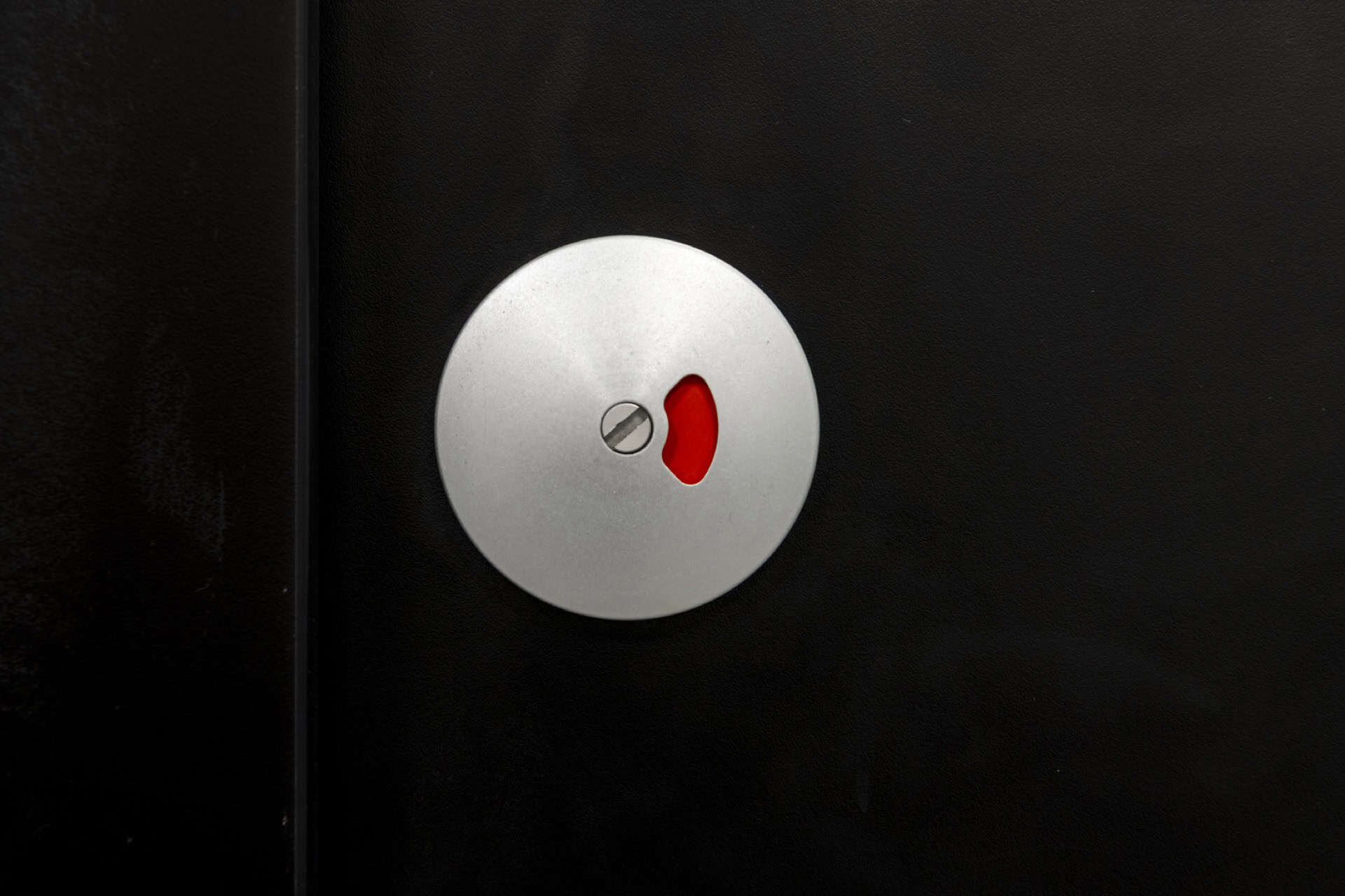 Close up of a signal indicator on a Force Cubicle